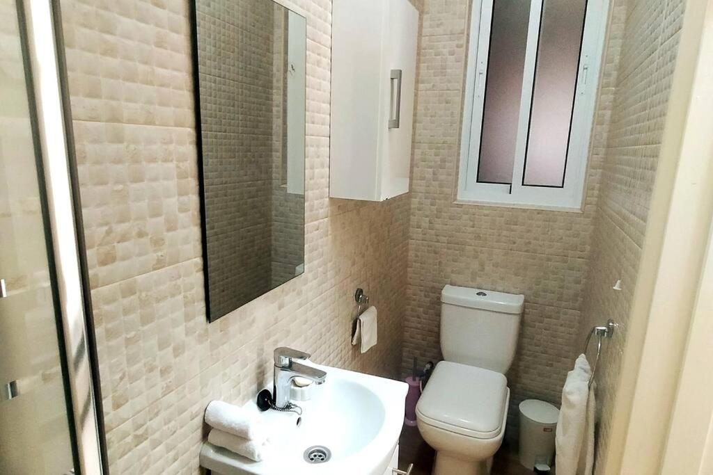 Best Location 2 Bed2 Bath W/Lift In Town! Gibraltar Eksteriør bilde
