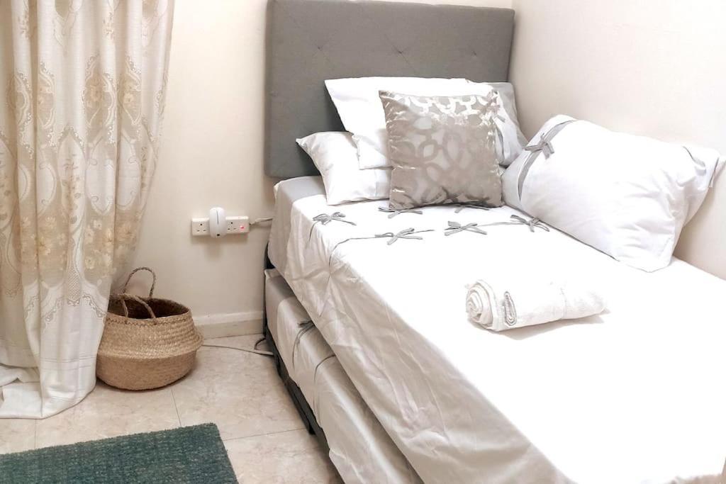 Best Location 2 Bed2 Bath W/Lift In Town! Gibraltar Eksteriør bilde